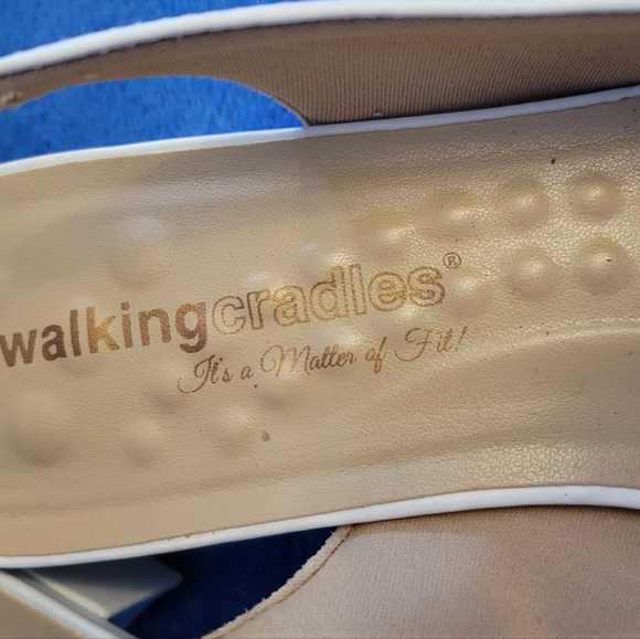 Walkingcradles white leather slingback size 10 1/2WW gently used - Picture 4 of 14